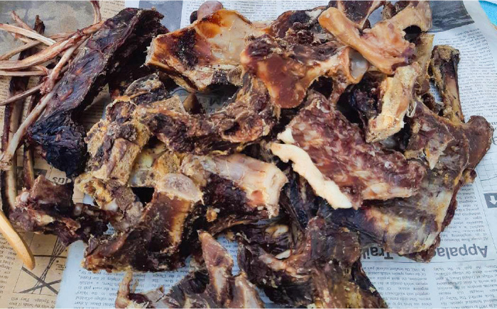 【3回定期便】無添加・天然いのししジャーキー30g×4袋 吉野ヶ里町/まちづくり会株式会社 [FBK042]