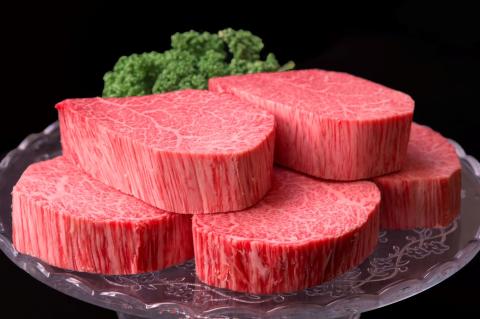 【3カ月定期便】佐賀牛 シャトーブリアン 200g×5枚(計15枚)【佐賀牛 特上 ヒレステーキ フィレステーキ やわらか 上質 サシ 美味しい クリスマス パーティー イベント】 K030501