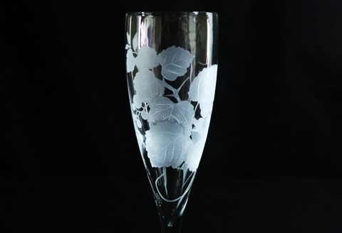 山葡萄・フルート2個入り【シャンパン 日本酒 グラス 山ぶどう クリスタル お祝い プレゼント 記念日 ギフト ご褒美 オリジナル 日本土産 桐箱入り】 K024082