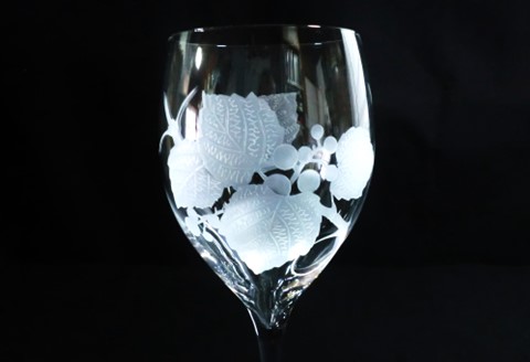 山葡萄のワイングラス(1個入)【ワイングラス クリスタル 山ぶどう ギフト 装飾品 桐箱入り】 K024086