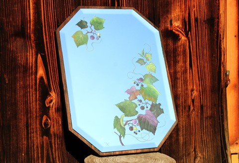 里山彩鏡・山葡萄の壁掛面取り鏡【鏡 山ぶどう 山葡萄 桜 天然木 サンドブラスト 壁掛け 高級感 温かみ】 K024071