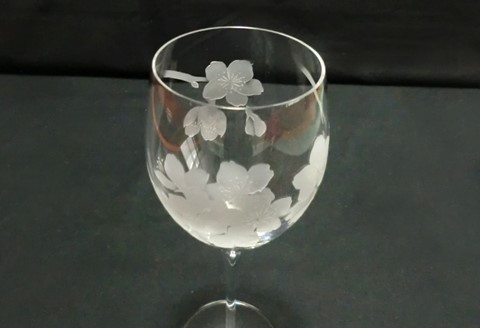 桜の酔(桜のワイングラス)2個入り【ワイン ワイングラス クリスタル 桜 ギフト 御祝 お祝い プレゼント 記念日 ギフト 褒美 オリジナル 土産 桐箱】 K024080