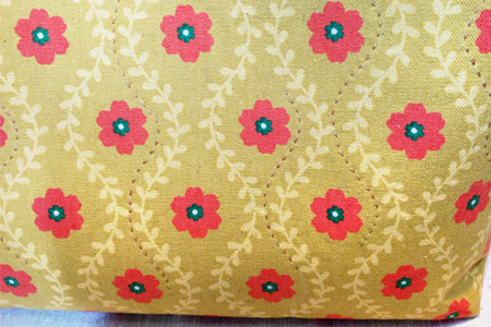 手作りトート ショルダーB(黄色地に花柄)【手作り 手提げ サブバック ハンドメイド ポケット付 1点もの 人生の楽園】K023061