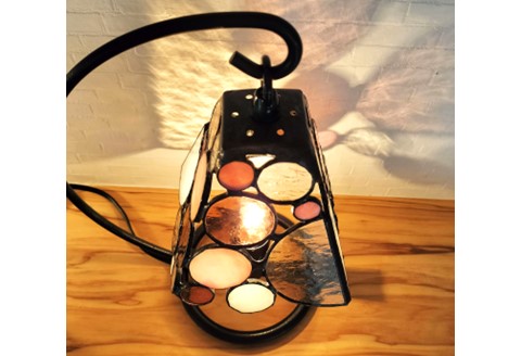 ステンドグラス シャボン玉テーブルランプ(ピンク)【シャボン玉 リビング フロアー 客間 洋室 応接室 子供部屋 キラキラ かわいい 癒し ふんわり お祝 新築祝 プレゼント】K003139