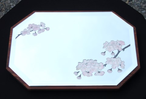 里山彩鏡・桜置き型面取り鏡【鏡 桜 サンドブラスト 置き型 面取り 優美 高級感 天然木】 K024070