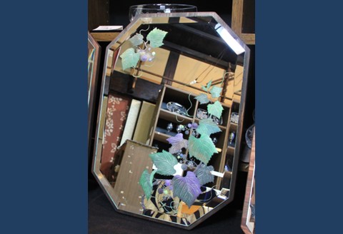 里山彩鏡・山葡萄の壁掛面取り鏡【鏡 山ぶどう 山葡萄 桜 天然木 サンドブラスト 壁掛け 高級感 温かみ】 K024071