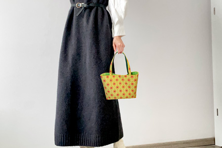 手作りトート ショルダーB(黄色地に花柄)【手作り 手提げ サブバック ハンドメイド ポケット付 1点もの 人生の楽園】K023061