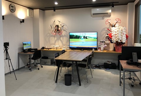 ドローンスクール受講チケット【ＤＰＡ認定校 マンツーマン体制 回転翼３級 フライトコース ビジネスコース 特典付き】 K066004