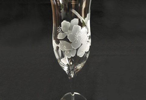 桜の食前酒トールグラス(2個入)【シャンパングラス ワイングラス クリスタル 食前酒 桜 上品 優美 お祝い 記念日 ギフト プレゼント】 K024077