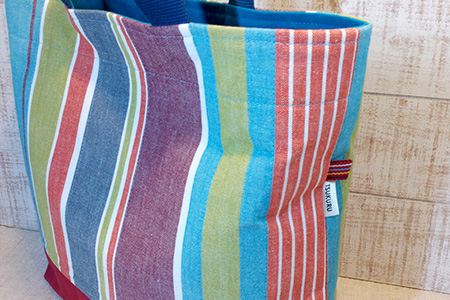 手作りトートバックC(ストライプ柄に赤ハンプ)【手作り 手提げ サブバック ハンドメイド ポケット付 1点もの 人生の楽園】K023062