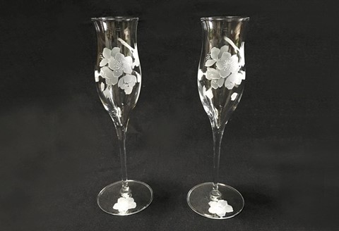 桜の食前酒トールグラス(2個入)【シャンパングラス ワイングラス クリスタル 食前酒 桜 上品 優美 お祝い 記念日 ギフト プレゼント】 K024077