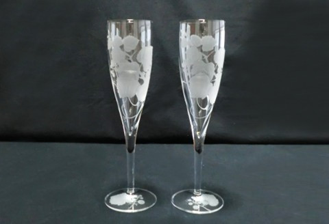 山葡萄・フルート2個入り【シャンパン 日本酒 グラス 山ぶどう クリスタル お祝い プレゼント 記念日 ギフト ご褒美 オリジナル 日本土産 桐箱入り】 K024082