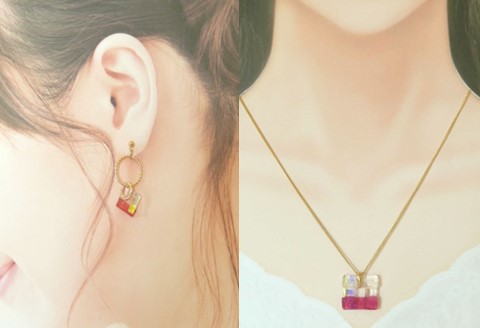 小窓のペンダント・リングin小窓のピアス 2点セット【ペンダント ペンダントトップ ピアス イヤリング 可愛い キラキラ シンプル ゴールド お呼ばれ 結婚式 おでかけ】K003101