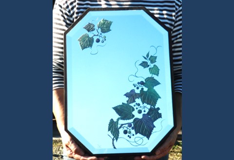 里山彩鏡・山葡萄の壁掛面取り鏡【鏡 山ぶどう 山葡萄 桜 天然木 サンドブラスト 壁掛け 高級感 温かみ】 K024071