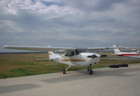 M-28 飛行機(セスナ172使用)13分コース　乗客定員1名～3名