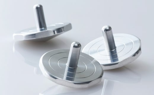 上峰町の金属加工会社製｢上峰 精密コマ｣ 3個セット【受注生産!!】C-521