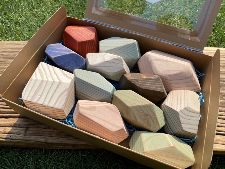 EG042　集中力・創造力・感覚を育てる知育玩具カラー積み木