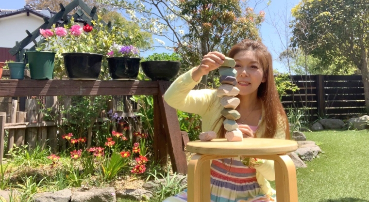 EG042　集中力・創造力・感覚を育てる知育玩具カラー積み木