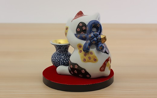 源右衛門窯 染錦結び梅地紋 猫置物 梅 ねこ ネコ 有田焼 A150