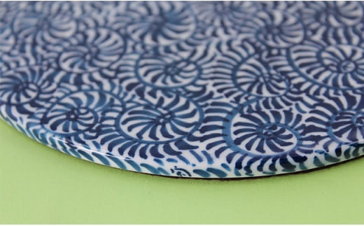 二宮閑山 有田焼染付マウスパッド たこ唐草紋様 A24-149