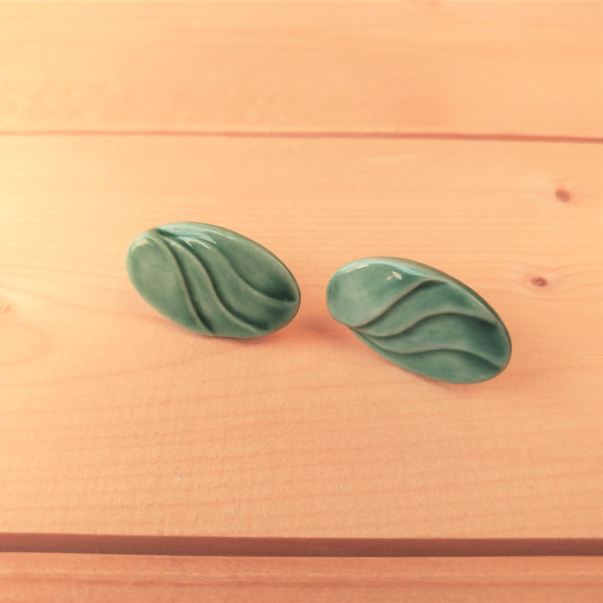 noji(楠 -kusunoki-)♪有田焼 サークルステンレスピアス おしゃ