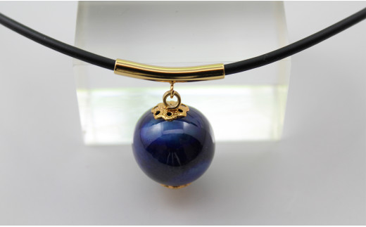 二宮閑山 有田焼磁器玉ペンダント2個セット（しろブルー・