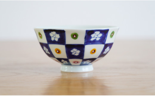 【食と暮らし、心も彩る日々の器】有田焼 面取飯碗 市松紋