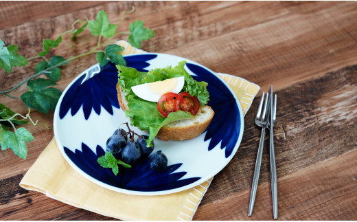 菊の馨 21.5cm丸プレート 有田焼 【伯父山】 器 うつわ 食器 