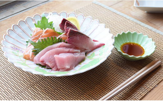 花添え菊盛り皿と若緑色小皿セット お正月などハレの日も