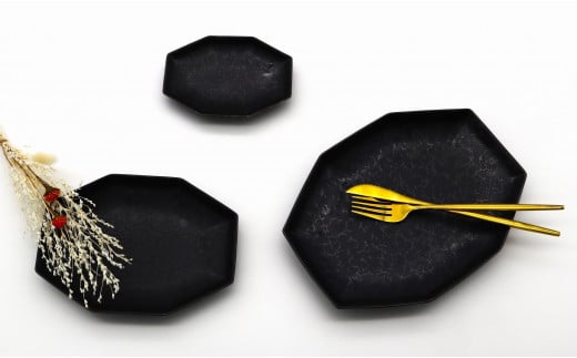 有田焼 食材の彩りを引き立てる上品な黒 / 長八角皿SMLセッ