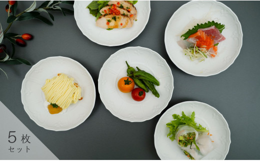 有田焼 しっとり質感の和食器 白マット輪花桔梗渕浅小鉢 / 