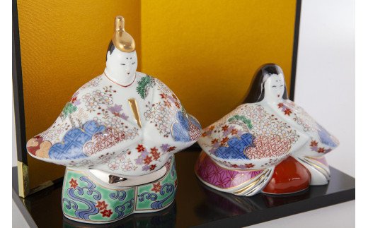 A130-26 有田焼【其泉】磁器製ひな人形 金屏風・木台付き 賞