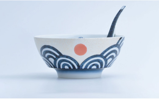 究極のラーメン鉢 日出国（レンゲ付）【まるぶん】 有田焼