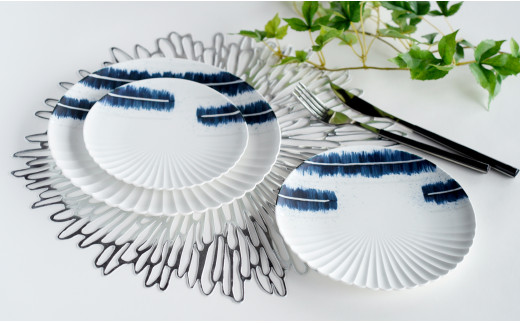 有田焼 呉須刷毛帯柄 片菊彫プレート 3枚セット 松尾陶器 A7