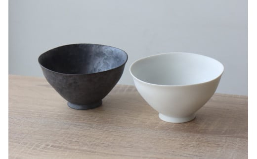 有田焼 ペア茶碗セット 黒サビ絞り＆スノー ご飯茶碗【山