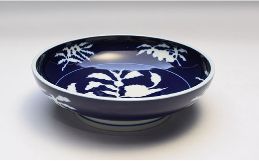 深川製磁 有田焼 草花折枝白抜紋 盛鉢 A90-31