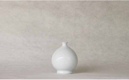 ろくろの現代の名工 矢鋪與左衛門作 白磁 花びら口小壺 有