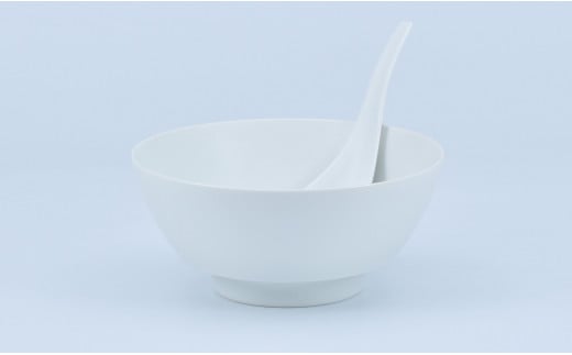 有田焼 究極のラーメン鉢 Colors ホワイト レンゲ付【まるぶ