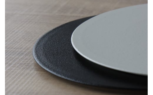 有田焼 フラットプレート 21cm Black and white 2枚組【山忠】食