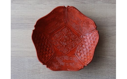 有田焼 レリーフ地紋彫 プレート 朱巻 1枚【山忠】食器 器 