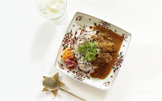 有田焼 赤絵万暦 角皿 L 22cm 24to3【西富陶磁器オリジナル】