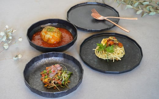 金善製陶所 21cm プレート・18cm ボウル 黒陶・黒サビ絞りマ