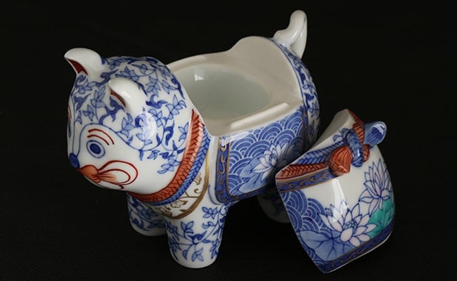 有田焼 禁裡御用（宮内庁）窯元 辻精磁社 染錦 未草文 犬筥