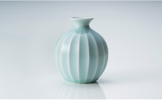 有田焼 青白磁稜線花器【中仙窯・中尾純作】 花瓶 花びん 
