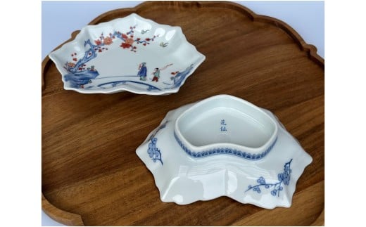 有田焼 色絵梅花人物文木の葉形銘々皿 2枚 セット 【有田焼