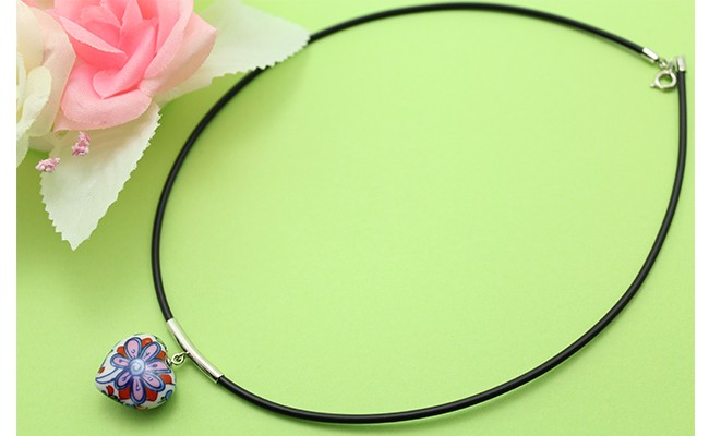 有田焼花唐草紋様ハート型ペンダント 有田焼アクセサリー