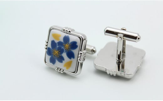 二宮閑山 有田焼カフスボタン 青桜 A30-777