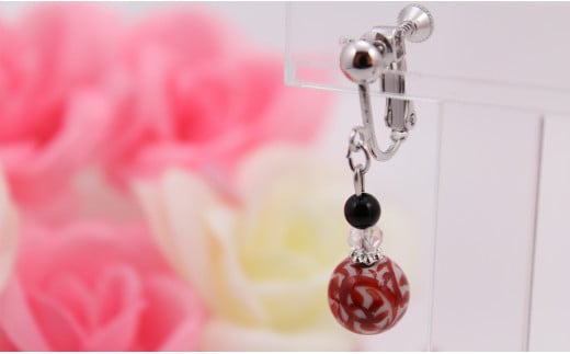 二宮閑山 有田焼赤たこ唐草紋様イヤリング おしゃれ アク