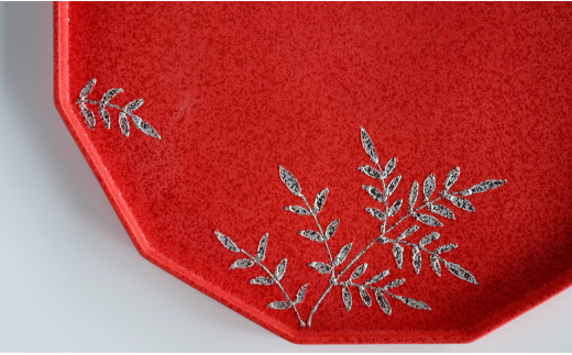 有田焼 緋彩プラチナシダ紋 十二角プレート【松尾陶器】食