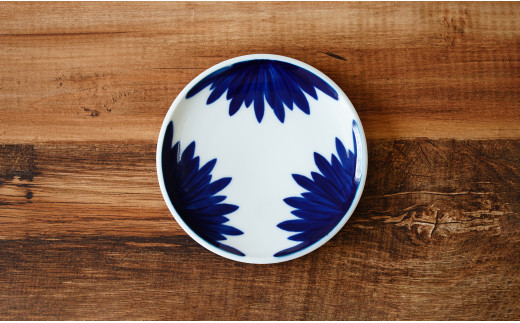 菊の馨 15cm丸プレート 有田焼 【伯父山】 器 うつわ 食器 皿